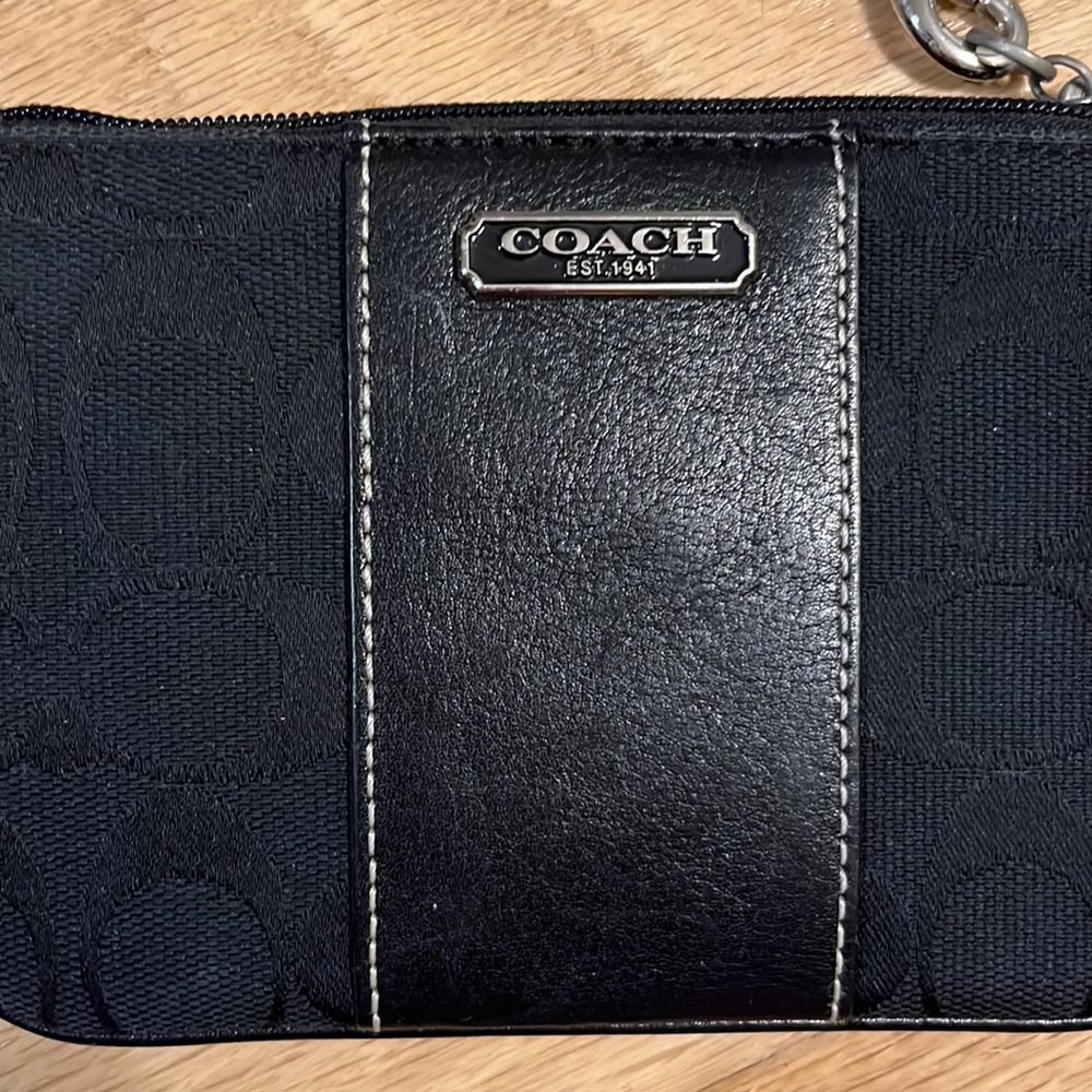 Coach wristlet - Picture 2 of 5